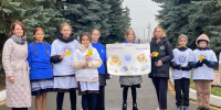 Активисты отряда «РаДуга» провели акцию «Поделись улыбкою» - Камская новь
