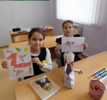 Выставка детских рисунков к Первомаю
